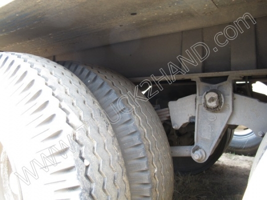 รถบรรทุก 10 ล้อ ยี่ห้อ HINO รุ่น FM8J 260 แรงม้า ติดแก๊ส NGV พร้อมหางพื้นเรียบสามมิตร (มีทั้งหมด 12 คัน)