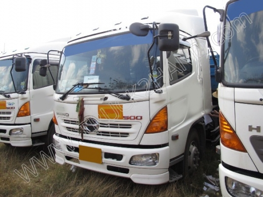 รถบรรทุก 10 ล้อ ยี่ห้อ HINO รุ่น FM8J 260 แรงม้า ติดแก๊ส NGV พร้อมหางพื้นเรียบสามมิตร (มีทั้งหมด 12 คัน)
