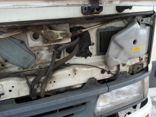 รถฮีโน่ 6 ล้อ ตู้แห้ง  FC4J  145 แรงม้า. ปี 45  ( มีขาย 2 คัน. )  สนใจติดต่อ  081 - 6079515