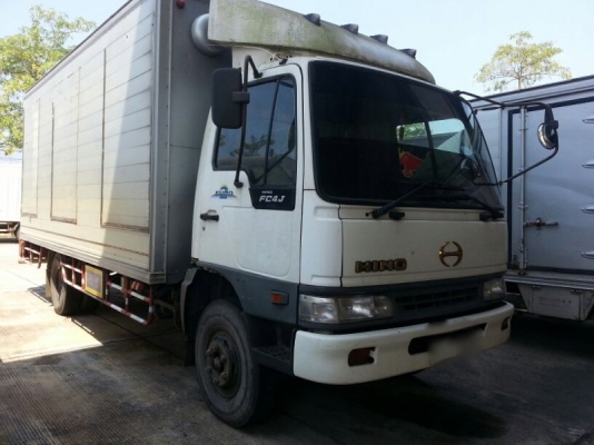 รถฮีโน่ 6 ล้อ ตู้แห้ง  FC4J  145 แรงม้า. ปี 45  ( มีขาย 2 คัน. )  สนใจติดต่อ  081 - 6079515