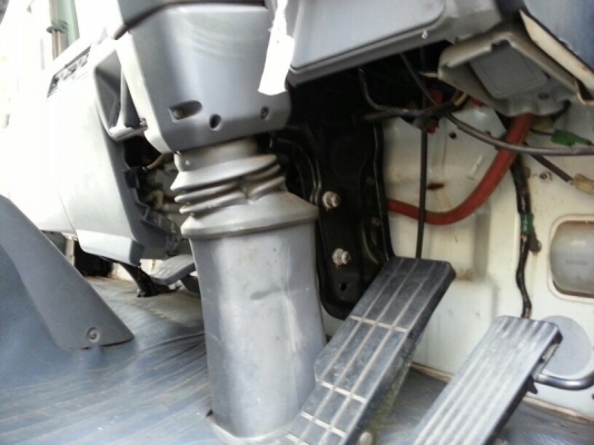 รถฮีโน่ 6 ล้อ ตู้แห้ง  FC4J  145 แรงม้า. ปี 45  ( มีขาย 2 คัน. )  สนใจติดต่อ  081 - 6079515