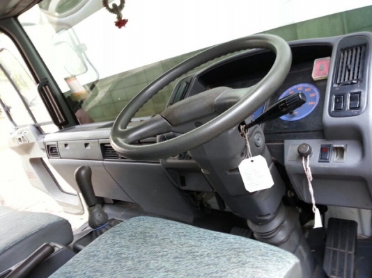 รถฮีโน่ 6 ล้อ ตู้แห้ง  FC4J  145 แรงม้า. ปี 45  ( มีขาย 2 คัน. )  สนใจติดต่อ  081 - 6079515