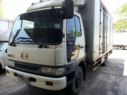 รถฮีโน่ 6 ล้อ ตู้แห้ง  FC4J  145 แรงม้า. ปี 45  ( มีขาย 2 คัน. )  สนใจติดต่อ  081 - 6079515