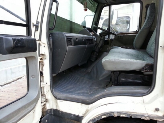 รถฮีโน่ 6 ล้อ ตู้แห้ง  FC4J  145 แรงม้า. ปี 45  ( มีขาย 2 คัน. )  สนใจติดต่อ  081 - 6079515