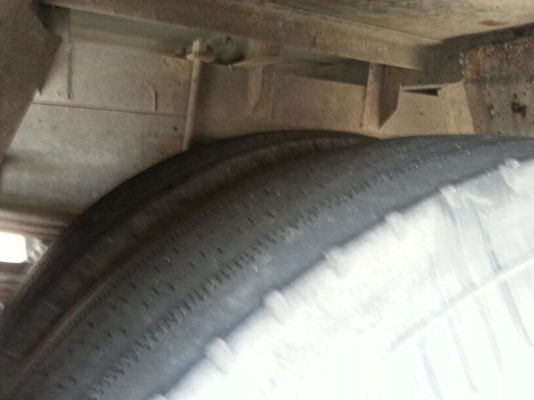 รถฮีโน่ 6 ล้อ ตู้แห้ง  FC4J  145 แรงม้า. ปี 45  ( มีขาย 2 คัน. )  สนใจติดต่อ  081 - 6079515