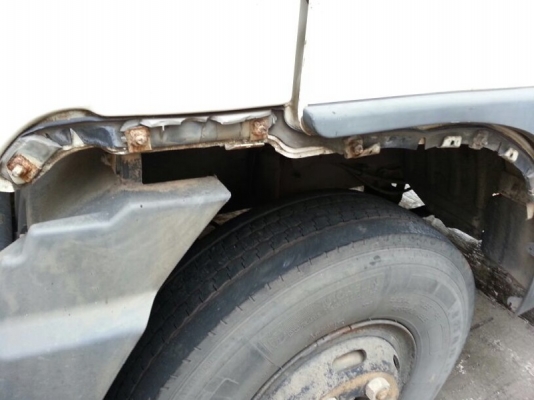 รถฮีโน่ 6 ล้อ ตู้แห้ง  FC4J  145 แรงม้า. ปี 45  ( มีขาย 2 คัน. )  สนใจติดต่อ  081 - 6079515