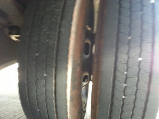 รถฮีโน่ 6 ล้อ ตู้แห้ง  FC4J  145 แรงม้า. ปี 45  ( มีขาย 2 คัน. )  สนใจติดต่อ  081 - 6079515