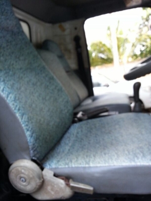 รถฮีโน่ 6 ล้อ ตู้แห้ง  FC4J  145 แรงม้า. ปี 45  ( มีขาย 2 คัน. )  สนใจติดต่อ  081 - 6079515