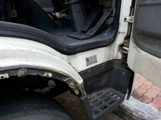 รถฮีโน่ 6 ล้อ ตู้แห้ง  FC4J  145 แรงม้า. ปี 45  ( มีขาย 2 คัน. )  สนใจติดต่อ  081 - 6079515