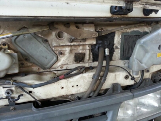 รถฮีโน่ 6 ล้อ ตู้แห้ง  FC4J  145 แรงม้า. ปี 45  ( มีขาย 2 คัน. )  สนใจติดต่อ  081 - 6079515