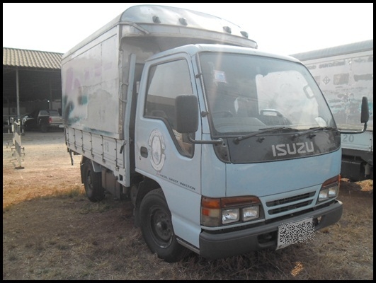 4 ล้อ NKR มีหลังคาส่งของ