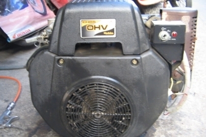 ขาย เครื่องเรือ ยี่ห้อ Robin 22แรง สูบ V นำเข้าญี่ปุ่น ราคา 22,500 สนใจติดต่อ คุณ ติ