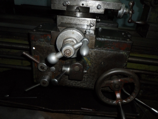 ขายครับขายเครื่องกลึง 6 ฟุต 3 เพลา ยี่ห้อ tashing รุ่น matin ผลิตใน ไต้หวัน รูผ่านคอประมาณ 1.6" สวิงผ่านรางประมาณ 400 มม. ถอดคอม้าเหวี่ยงได้ประมาณ 22" กลึงเพลา ยันศูนย์ประมาณ 1 เมตร สภาพใช้งาน 55000 บาท ช่างเอก มีบริการ จัดส่งทั่วประเทศ