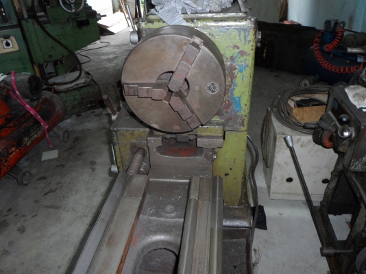 ขายครับขายเครื่องกลึง 6 ฟุต 3 เพลา ยี่ห้อ tashing รุ่น matin ผลิตใน ไต้หวัน รูผ่านคอประมาณ 1.6" สวิงผ่านรางประมาณ 400 มม. ถอดคอม้าเหวี่ยงได้ประมาณ 22" กลึงเพลา ยันศูนย์ประมาณ 1 เมตร สภาพใช้งาน 55000 บาท ช่างเอก มีบริการ จัดส่งทั่วประเทศ