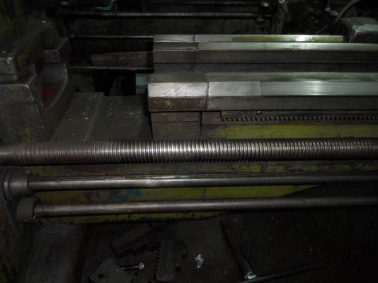 ขายครับขายเครื่องกลึง 6 ฟุต 3 เพลา ยี่ห้อ tashing รุ่น matin ผลิตใน ไต้หวัน รูผ่านคอประมาณ 1.6" สวิงผ่านรางประมาณ 400 มม. ถอดคอม้าเหวี่ยงได้ประมาณ 22" กลึงเพลา ยันศูนย์ประมาณ 1 เมตร สภาพใช้งาน 55000 บาท ช่างเอก มีบริการ จัดส่งทั่วประเทศ