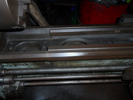 ขายครับขายเครื่องกลึงไต้หวันขนาด 5 ฟุต รุ่นเบา เกียร์บล็อก 3 เพลา รูผ่าน 1.5 นิ้ว จุดที่มีการเคลื่อนที่ทั้งหมด แน่นดีมาก (ล้างแล้วรับรองเป็นเครื่องที่น่าใช้มากตัวนึง) 55000 บาท 0814583376 ช่างเอก มีบริการจัดส่งทั่วประเทศ