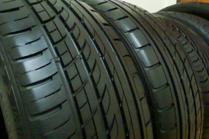 225-45-18 ปี11 ดอกดียางสวย1ชุด