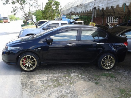 ฝากขาย รถเก๋งHONDA City เครื่อง1.5S เกียร์AUTO สีดำ ปี2009 กระจกไฟฟ้า ,CD,แอร์,ล้อแม็คขอบ17"สีทอง,สภาพสวยหน้าใช้มาก เอกสารเล่มทะเบียนพร้อมโอน ราคาซื้อสด380,000บาทหรือ ดาวน์30,000 ผ่อน72งวด/ละ6,800บาท สนใจติดต่อ:082-3223112}094-5324914(คุณนิเทพ)หรือ08