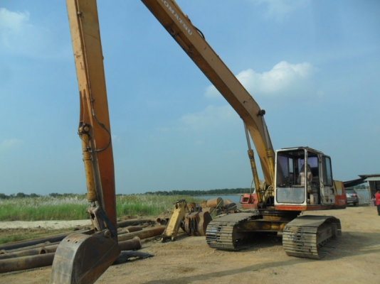 Komatsu PC200-5 คอนโทรลสั้น ตูดแดง รถห้าง บูมธรรมดา เอกสารพร้อม Komatsu PC200-5 คอนโทรลสั้น ตูดแดง รถห้าง บูมธรรมดา เอกสารพร้อม