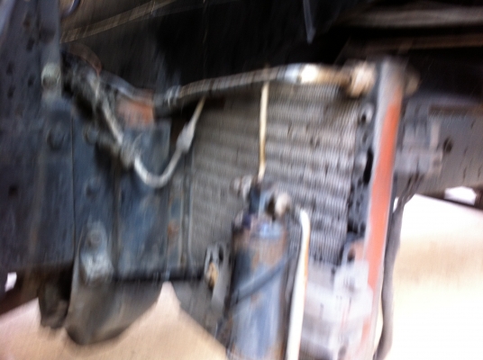 ขายรถ 6 ล้อ กระบะเหล็กยาว มีลิปไฟฟ้ายกขึ้นลงได้ MITSUBISHI เครื่อง.195 ช่วงล้างใหญ่ ยาว 7 เมตร