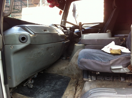 ขายรถ 6 ล้อ กระบะเหล็กยาว มีลิปไฟฟ้ายกขึ้นลงได้ MITSUBISHI เครื่อง.195 ช่วงล้างใหญ่ ยาว 7 เมตร