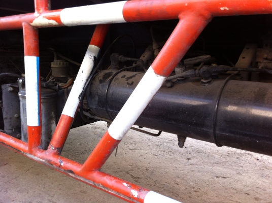 ขายรถ 6 ล้อ กระบะเหล็กยาว มีลิปไฟฟ้ายกขึ้นลงได้ MITSUBISHI เครื่อง.195 ช่วงล้างใหญ่ ยาว 7 เมตร