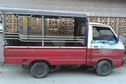 รถกะป๊อเป็นรถไฟฟ้าโซล่าเซลล์พลังงานแสงอาทิตย์ (Solar Cell Electrical Vehicle) ดัดแปลงรถกะป๊อเครื่องยนต์เบ็นซิน 660 ซี.ซี.