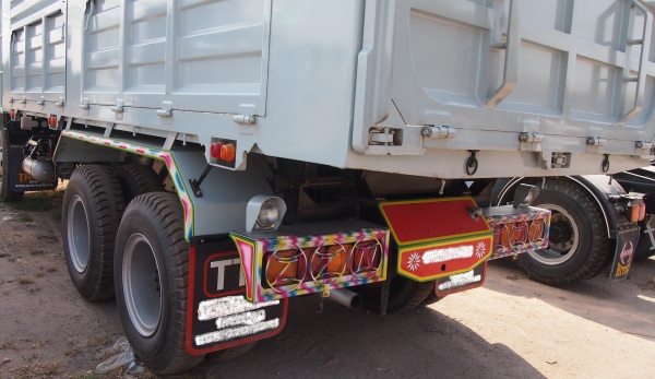 10 ล้อ ดั้ม Isuzu Rocky 240 แรง ยางใหม่ 10 เส้น