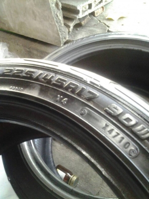 ขายยาง DUNLOP DZ101 225-45-17 ปลายปี10 ยางสวย ดอกเต็ม คู่ละ 3,200 บาท