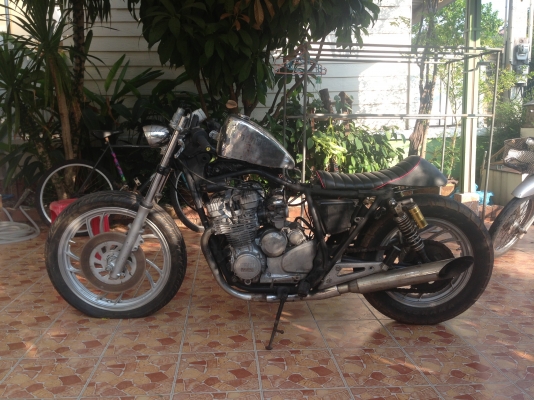 มายกไปเลยครับขายได้ขาย XJ400 cafe พร้อมสำเนาทะเบียน