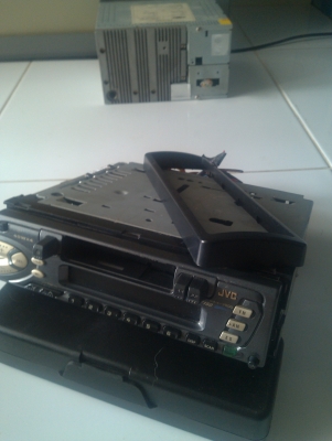 เครื่องเล่นติดรถยนต์