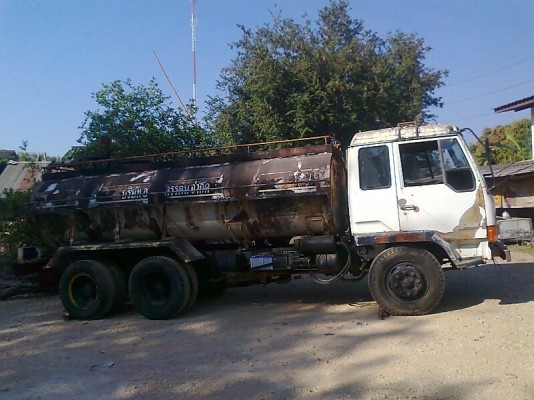 รถสิบล้อ บรรทุกน้ำ MITSUBICHI FN225K สิบล้อแบบสองเพลา