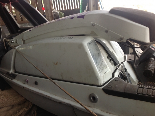 ขายเจ็ทสกี kawasaki แบบยืน เครื่องพัง (สูบติด) ขายเจ็ทสกี kawasaki แบบยืน เครื่องพัง (สูบติด)