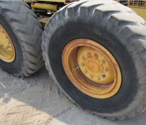 รถเกรด Caterpillar 140G #72V08661 รอนำเข้าไทยค่ะ