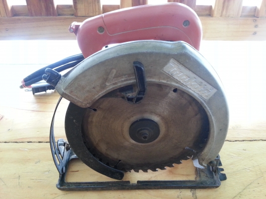 ขายเลื่อยวงเดือนผ่าไม้ขนาดใส่ใบได้7นิ้วยี่ห้อmaktec by makitaสภาพดีครับ ขายเลื่อยวงเดือนผ่าไม้ขนาดใส่ใบได้7นิ้วยี่ห้อmaktec by makitaสภาพดีครับ