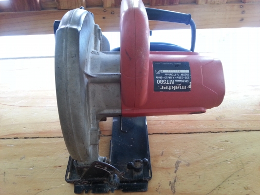 ขายเลื่อยวงเดือนผ่าไม้ขนาดใส่ใบได้7นิ้วยี่ห้อmaktec by makitaสภาพดีครับ ขายเลื่อยวงเดือนผ่าไม้ขนาดใส่ใบได้7นิ้วยี่ห้อmaktec by makitaสภาพดีครับ