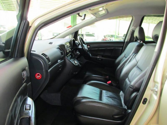 TOYOTA WISH 2.0  AT ปี 2006