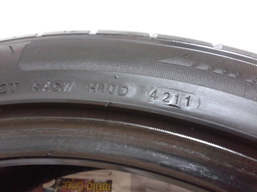 ยาง,235/40R18 DEESTONE R701 สภาพเต็มปี11แก่ๆคู่นึง