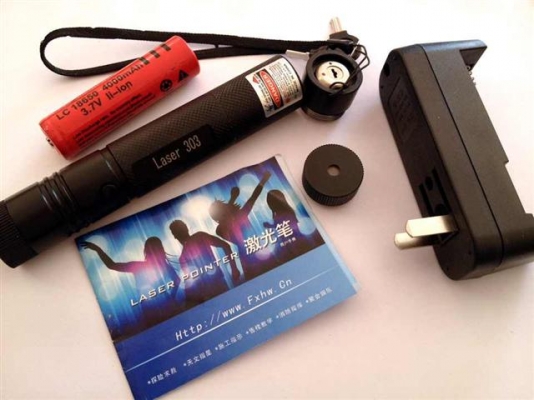 ขายเลเชอร์ สีแดง ราคาถูก ส่องได้ไกลมาก มีจำนวนจำกัด