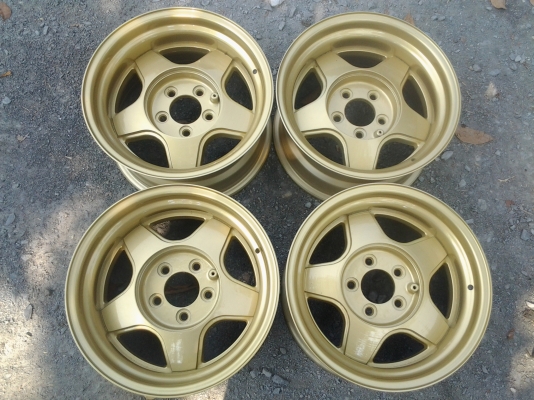 ขอบ15 กว้างๆลึกๆ ล้อผ่ามา