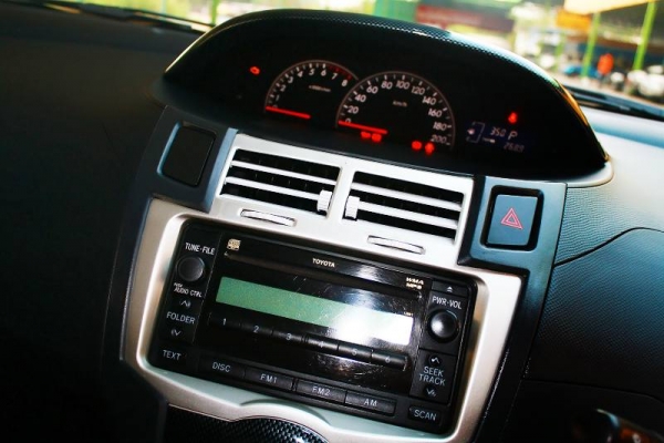 TOYOTA YARIS 1.5  AT ปี 2006