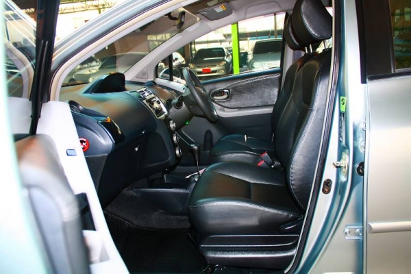 TOYOTA YARIS 1.5  AT ปี 2006
