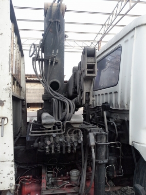 รถบรรทุกติดเครน