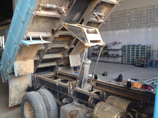 ขายรถ 6 ล้อดั้ม NKR