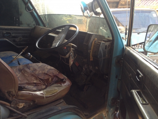 ขายรถ 6 ล้อดั้ม NKR