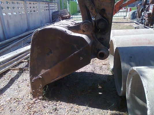 รถขุด KOMATSU PC200-3 รถสวยใช้งานดี แถมฟรีโซ่ใหม่ให้ฟรี อีก 1 เส้น !!!!!!! ตามรูปถ่ายที่แนบมา