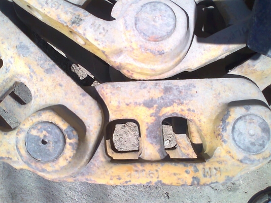 รถขุด KOMATSU PC200-3 รถสวยใช้งานดี แถมฟรีโซ่ใหม่ให้ฟรี อีก 1 เส้น !!!!!!! ตามรูปถ่ายที่แนบมา