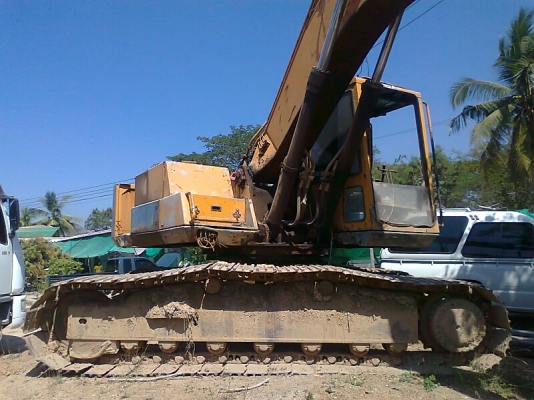 รถขุด KOMATSU PC200-3 รถสวยใช้งานดี แถมฟรีโซ่ใหม่ให้ฟรี อีก 1 เส้น !!!!!!! ตามรูปถ่ายที่แนบมา