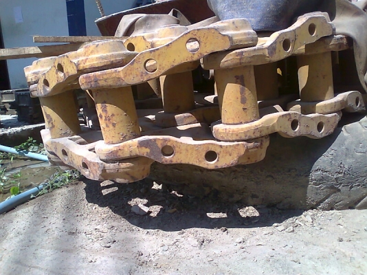 รถขุด KOMATSU PC200-3 รถสวยใช้งานดี แถมฟรีโซ่ใหม่ให้ฟรี อีก 1 เส้น !!!!!!! ตามรูปถ่ายที่แนบมา