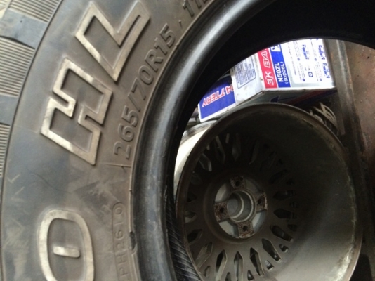 ยาง HANKOOK  ตัวหนังสือขาว 265/70/15 ปี10